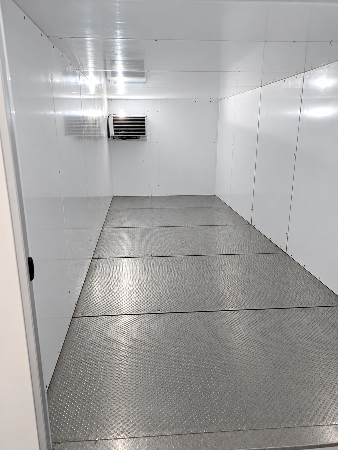 Clean interior of a VCS walk-in cold room